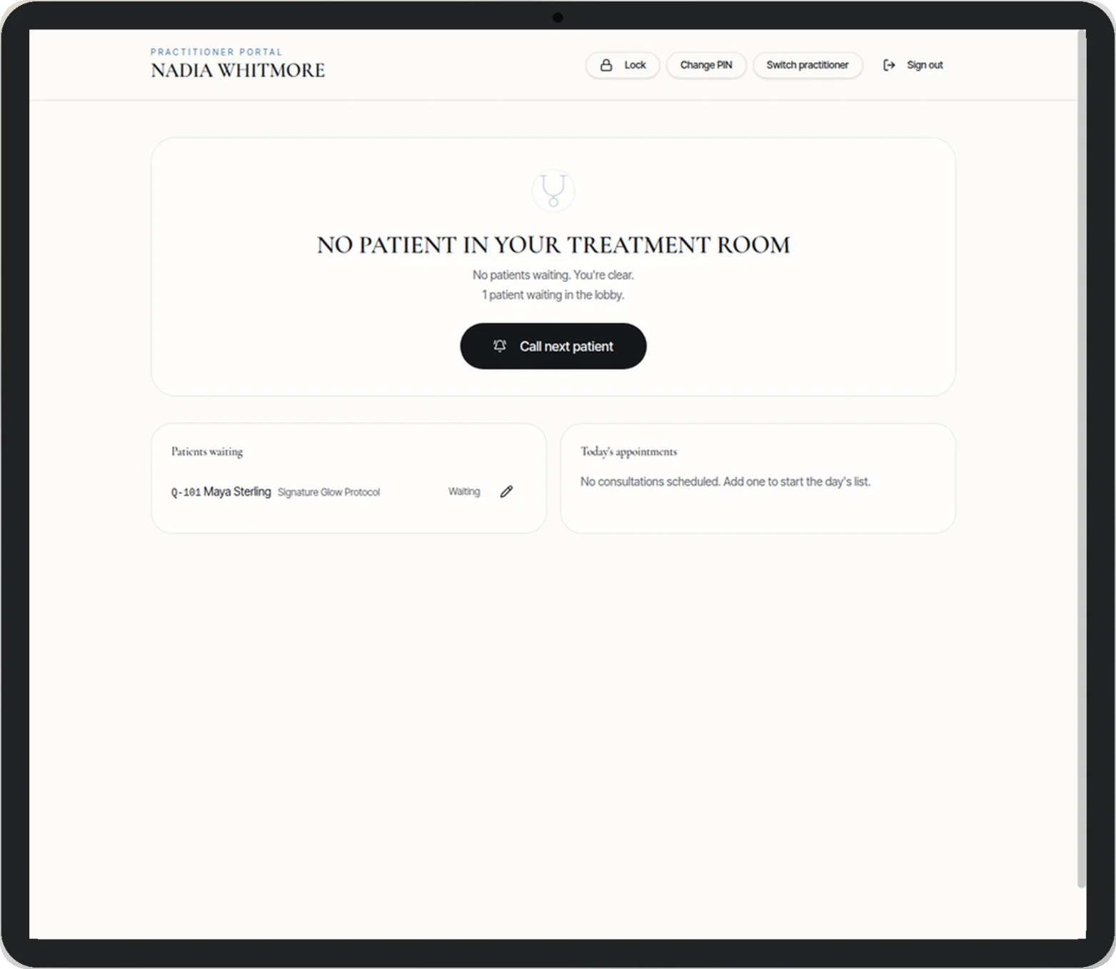 PixLabs Flow specialist portal showing treatment room and waiting patient status
